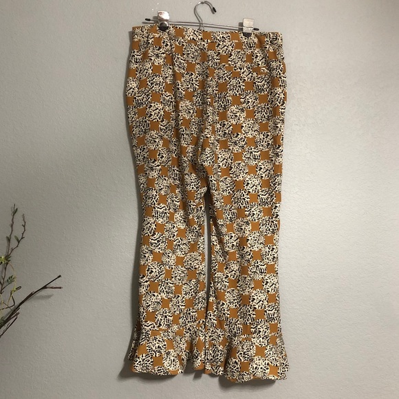 TopShop leopard spot frill trousers - Picture 4 of 14